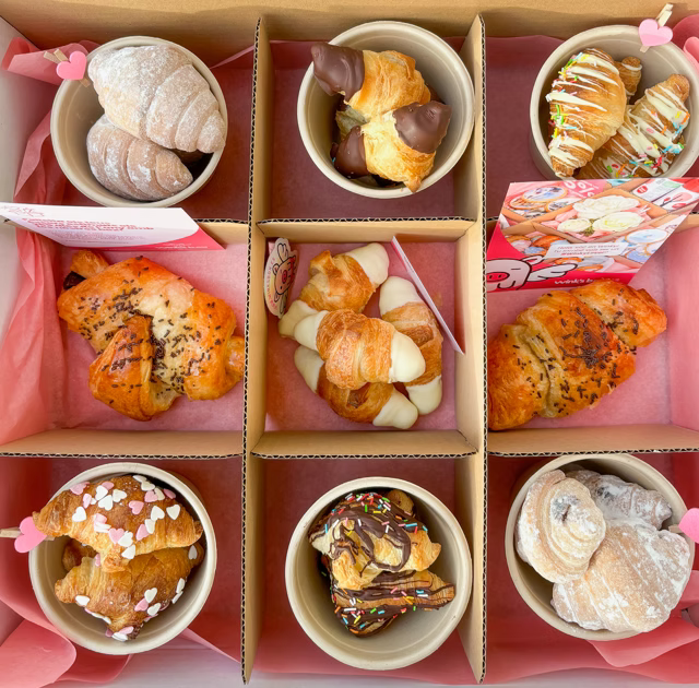 Croissant Party 🥐🎉